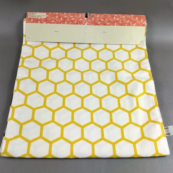 The Spring Shop Table Runners - Picture 2 of 5